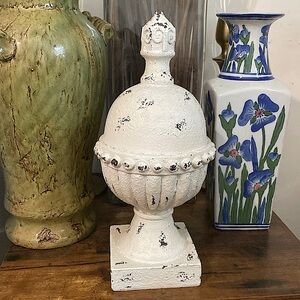 Antiqued Asheford Finial